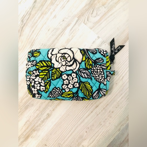 Vera Bradley Cosmetic Bag - Bright and colorful bag - Spring - Summer - make up - Picture 5 of 5